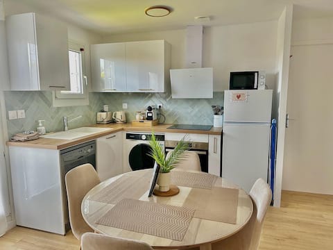 Top Airbnb: L’Îleau, garden, and direct access to the beach à Bernières Sur Mer