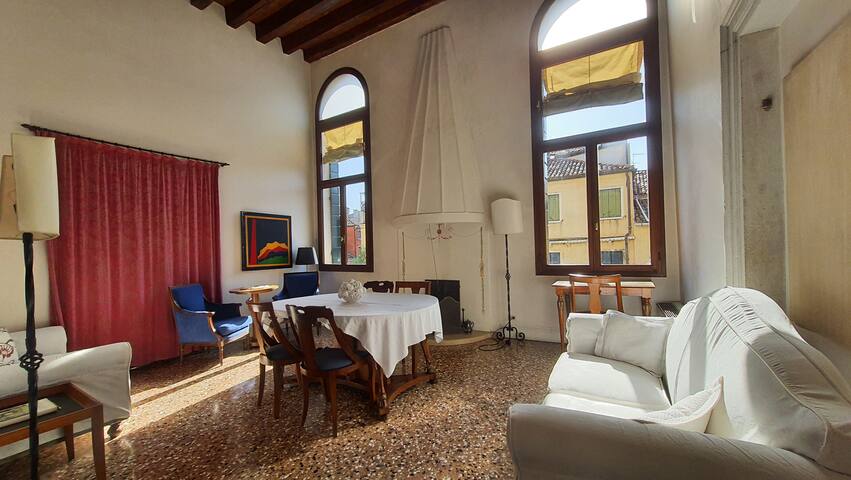 Raggi, luminous apartment gallery image 5