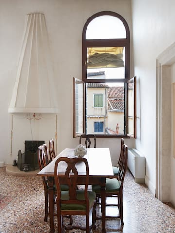 Raggi, luminous apartment