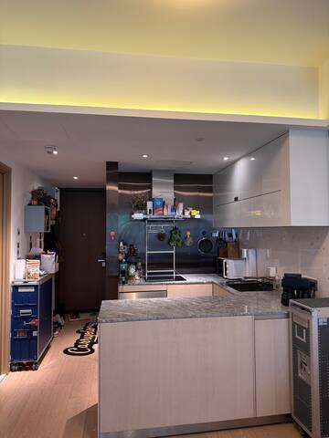 Central no stairs, large 2 bed/2 bath LKF Tai Kwun gallery image 4