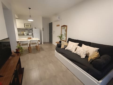 Successful Airbnb property: Modern apartment in downtown Godoy Cruz in Departamento Godoy Cruz