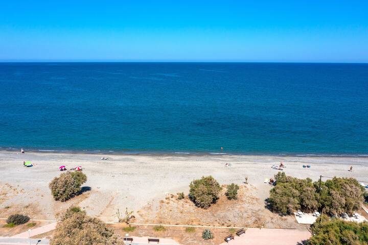 Beach Sand Villas 1 – Beachfront Roof Pool Seaview gallery image 4