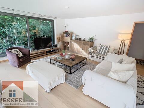 Top performing Airbnb: 120 m2 apartment plus terrace in Uccle Ukkel