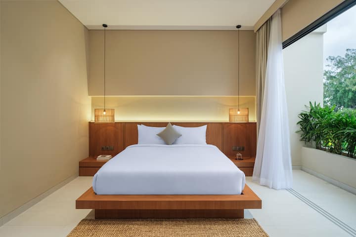 מיטת קינג סייז עם מרפסת פרטית (קומה 2)
