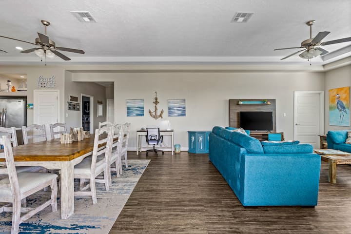 Beach Living At It's Finest! - Crystal Beach, TX