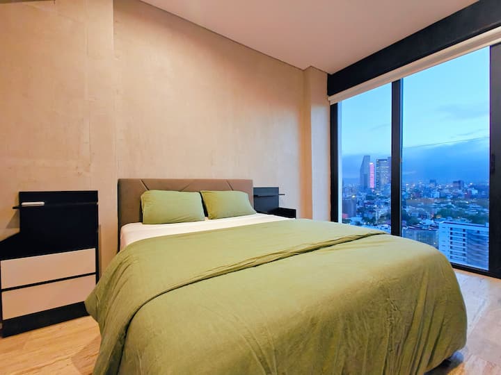 Двойно легло с невероятен изглед към залеза