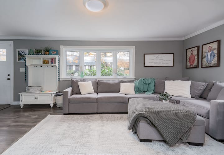 Welcoming Cozy Retreat - Dover, NH