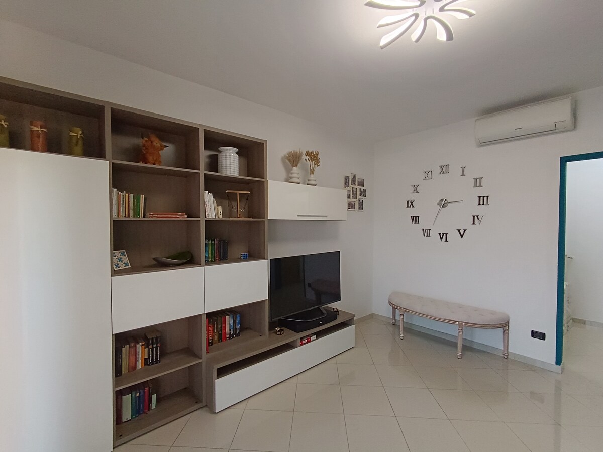 Top performing Airbnb: Elegant Apartment near Rho Fiera & San Siro in Milano