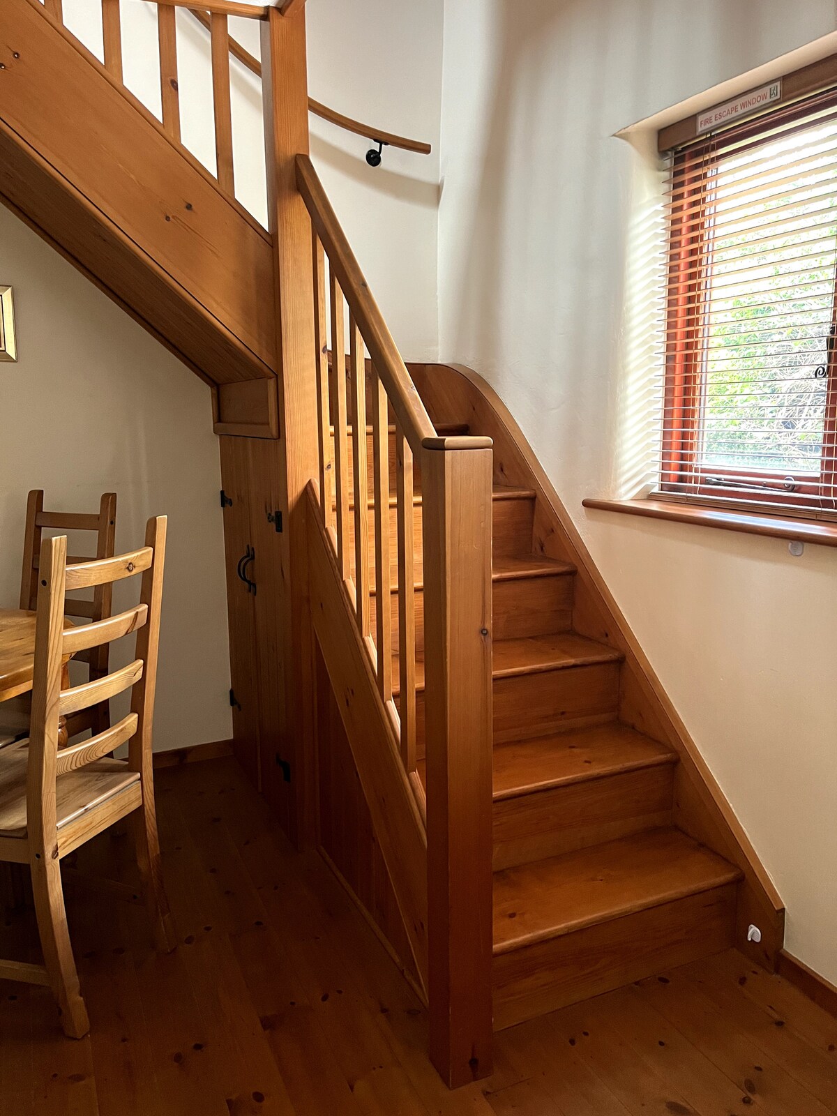 Top Airbnb: Frog Cottage, Ludlow - a charming townhouse for 4 in Ludlow
