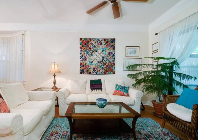 Family-Friendly Beach Retreat! gallery image 2