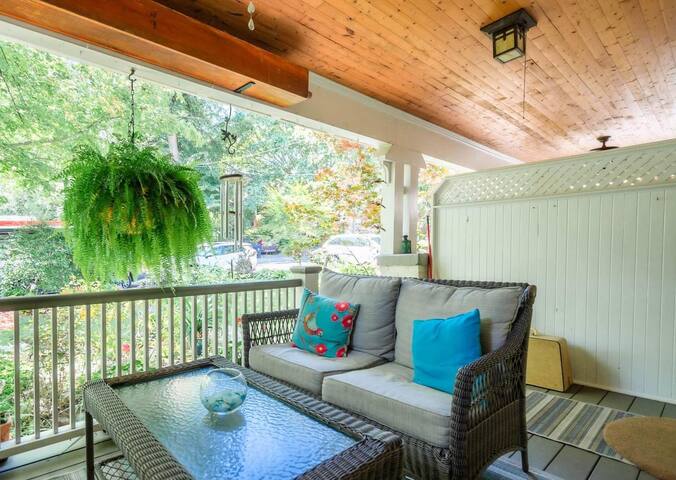 Family-Friendly Beach Retreat! gallery image 4