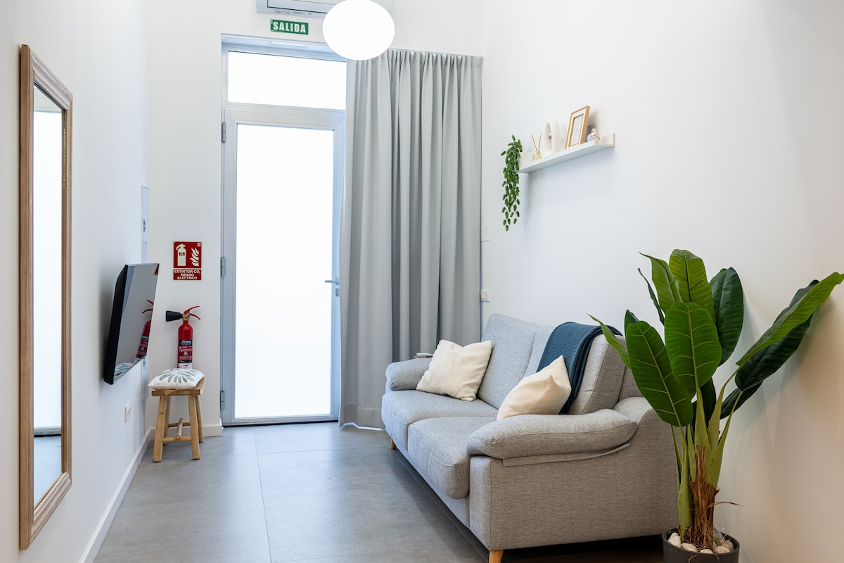 Top Airbnb: 2 Bright and modern apartment /PLAZA garage MLV in Rascanya