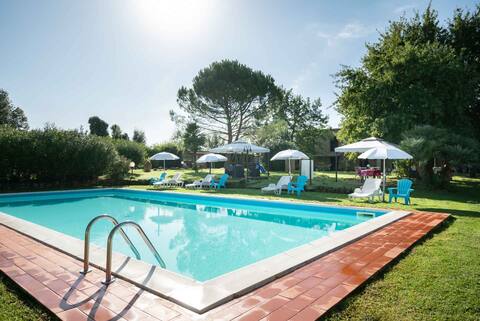 Private villa with pool near Massa Marittima