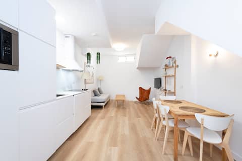 Popular Airbnb listing: Duplex Victoria by Dossan in Barcenillas