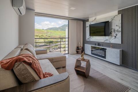 |Ahead| Spacious 3BR close to airport and parking