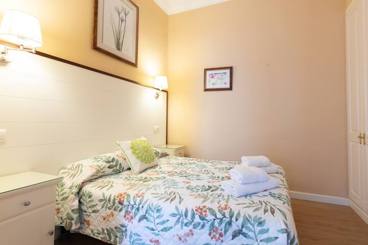 SpaciousFlat |3BR 6P |City ​​heart |Fast Wi-Fi|2WC gallery image 3