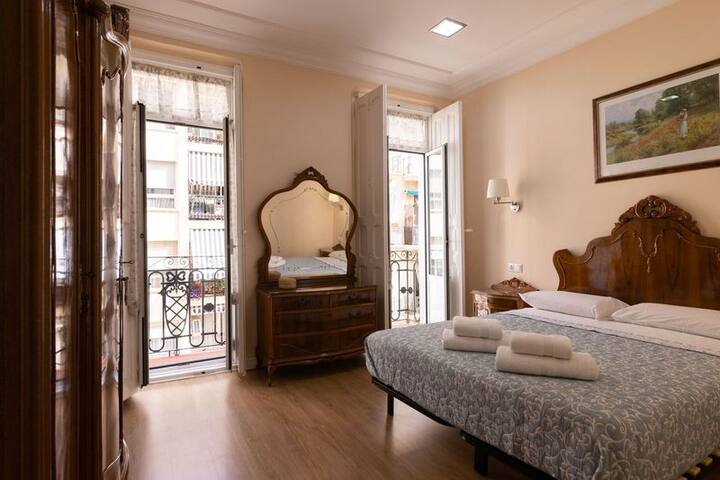 SpaciousFlat |3BR 6P |City ​​heart |Fast Wi-Fi|2WC gallery image 5