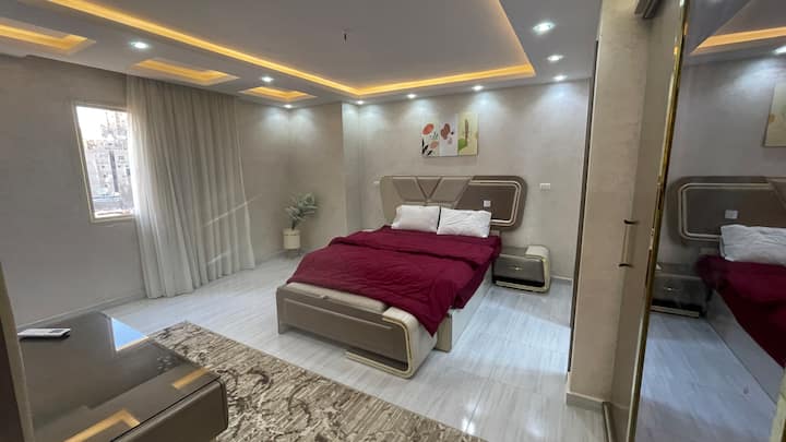 Уживајте во свежа постелнина и уживајте во мирен ноќен сон во вашето приватно, климатизирано засолниште