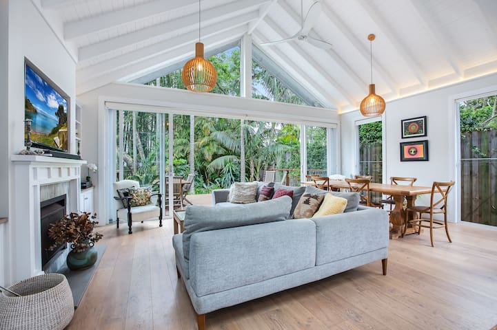 Manly Beach Resort with Parking | 5 min to Beach