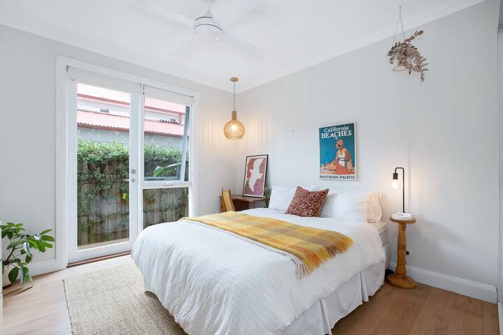 Manly Beach Resort with Parking | 5 min to Beach gallery image 2