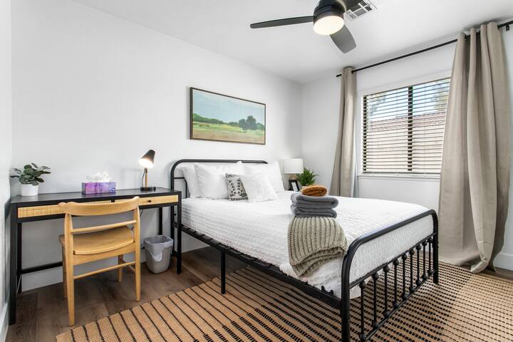 Free Pool Heating 6Bdrm Designer house with Casita gallery image 5