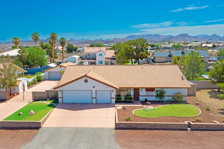 Free Pool Heating 6Bdrm Designer house with Casita gallery image 2