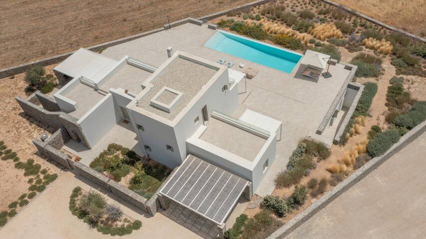 Luxurious Villa Ioli, Paros gallery image 3