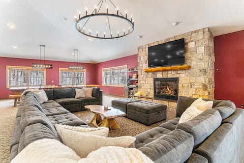 The Lodge | Private Indoor Heated Pool & Hot Tub
