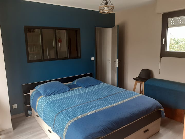 Chambre Privée à Libourne Attenante à Notre Salon - Saint-Émilion