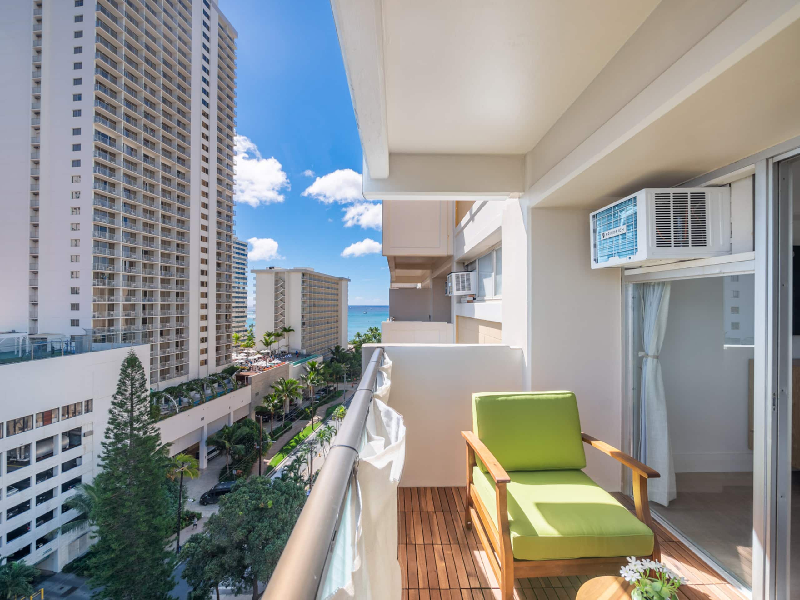 HighFloor 2BR/2BA 4beds Partial Ocean View+Parking - Image 52