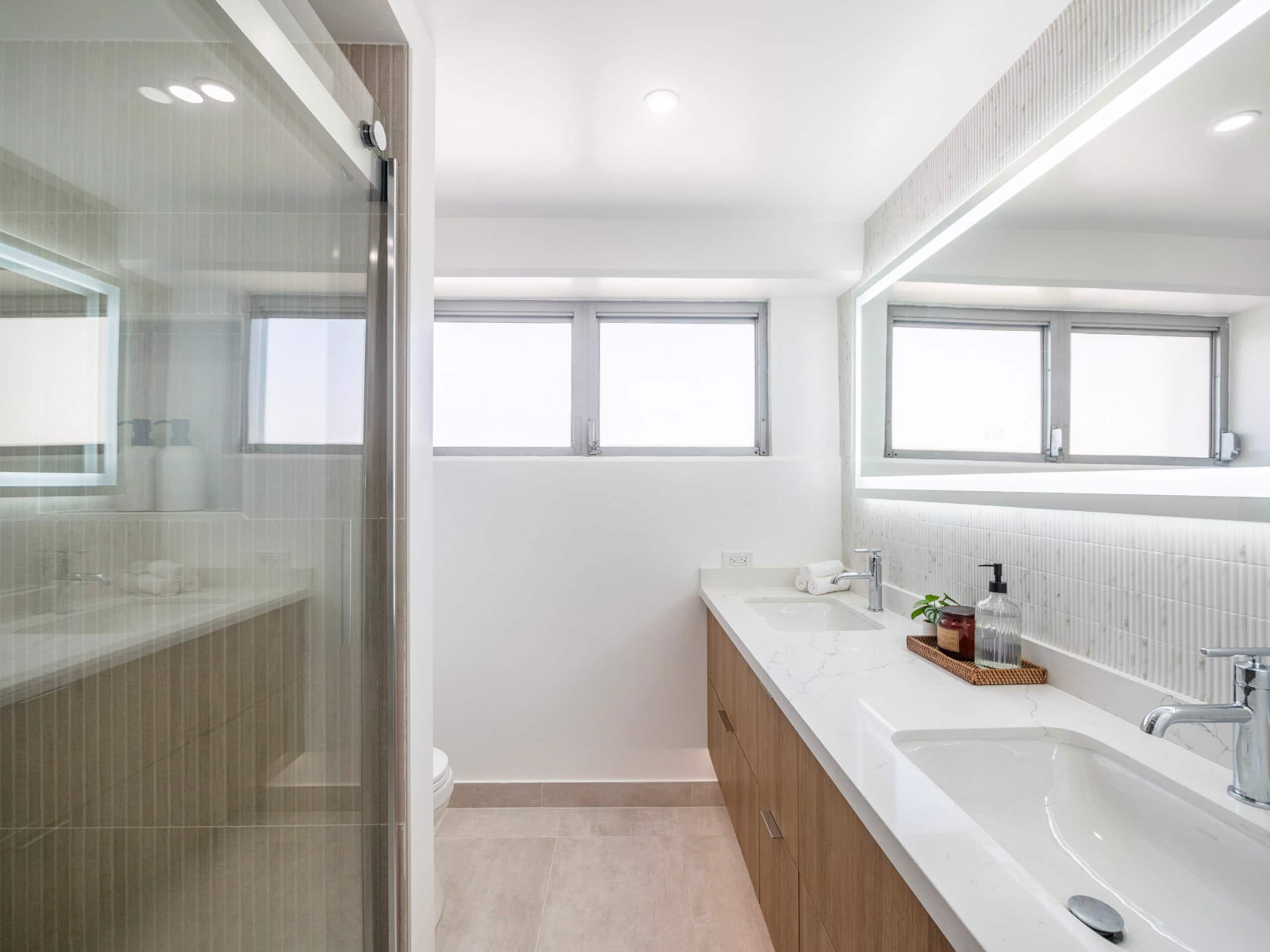 HighFloor 2BR/2BA 4beds Partial Ocean View+Parking - Image 40