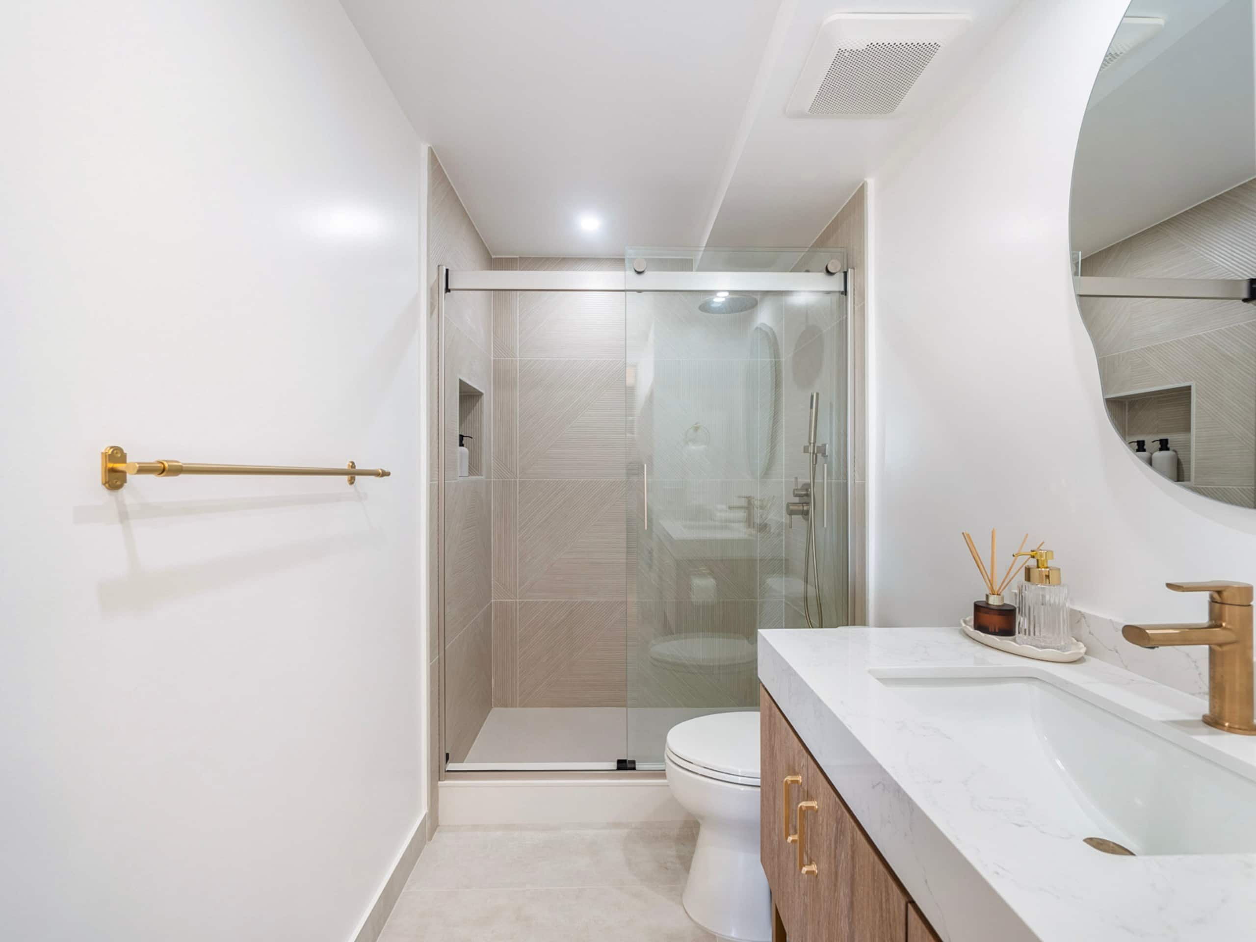 HighFloor 2BR/2BA 4beds Partial Ocean View+Parking - Image 34