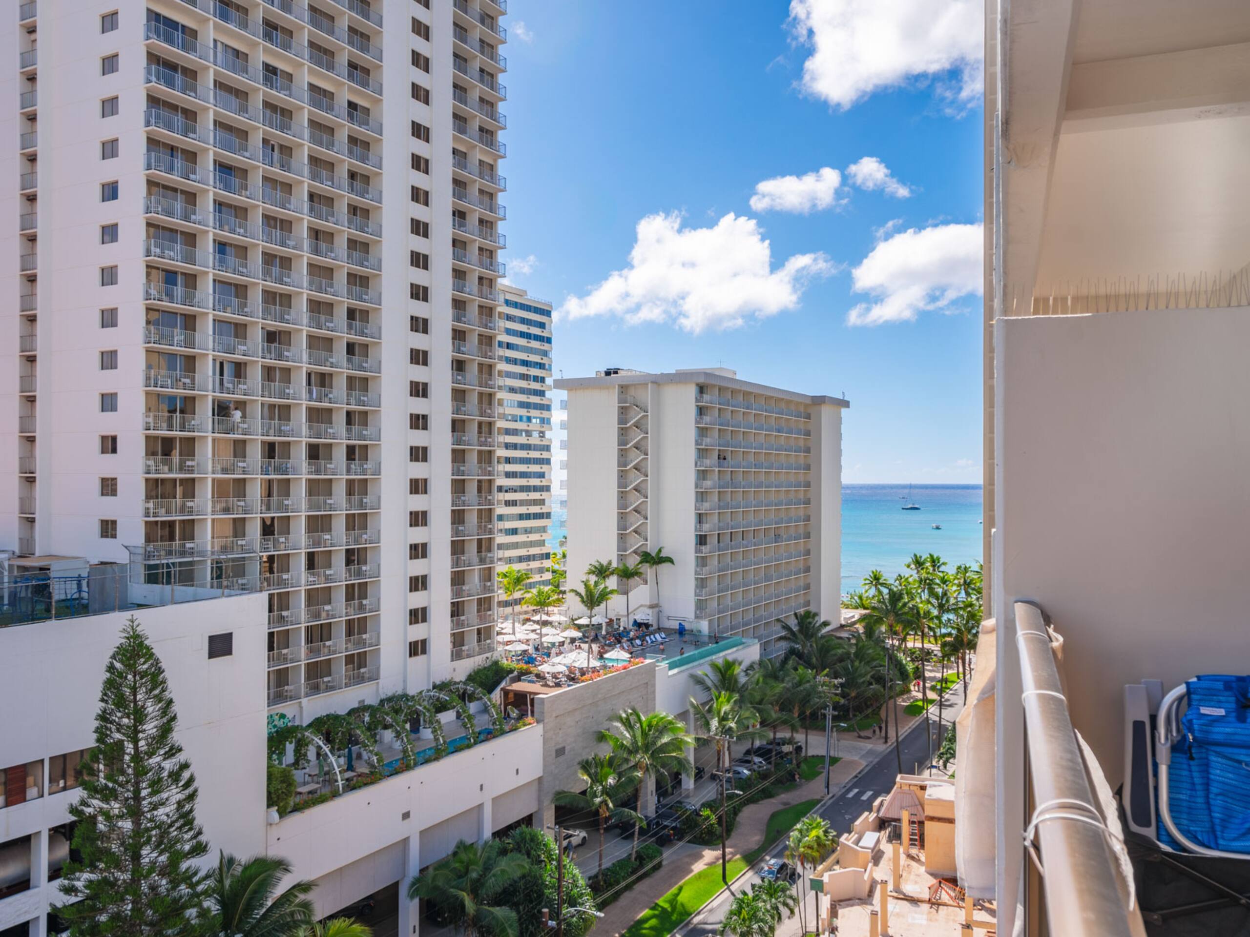 HighFloor 2BR/2BA 4beds Partial Ocean View+Parking - Image 63