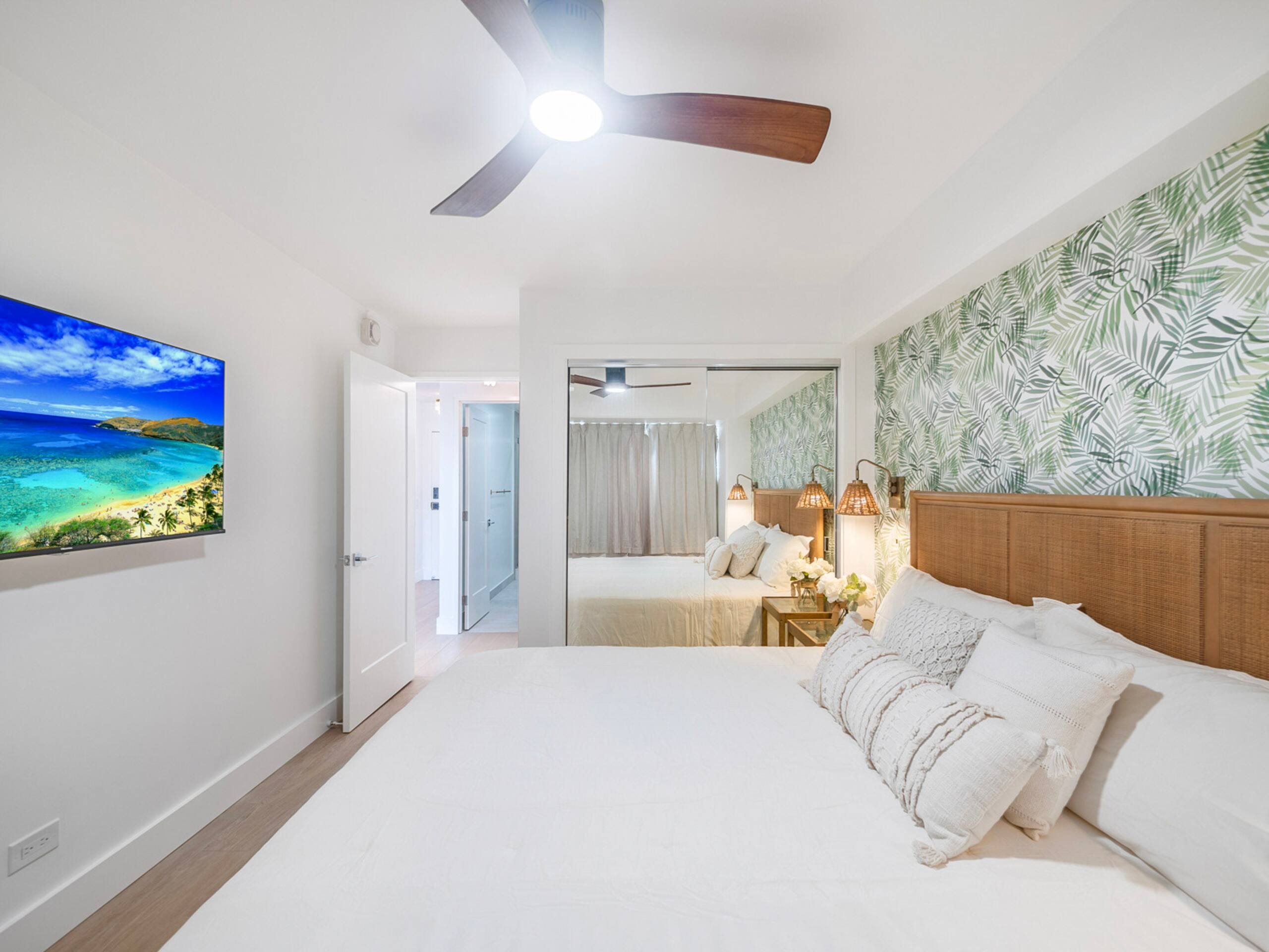 HighFloor 2BR/2BA 4beds Partial Ocean View+Parking - Image 23