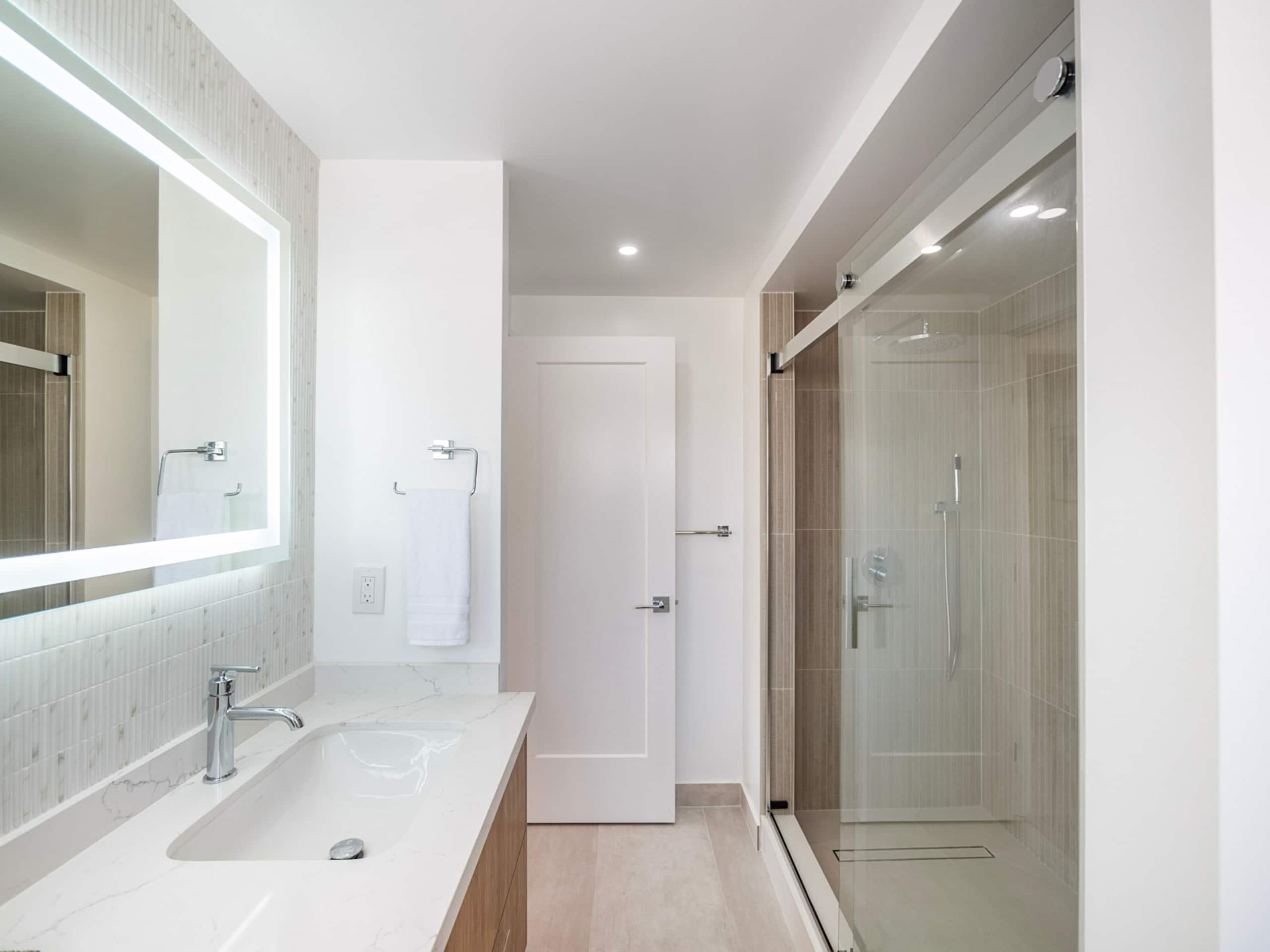 HighFloor 2BR/2BA 4beds Partial Ocean View+Parking - Image 41