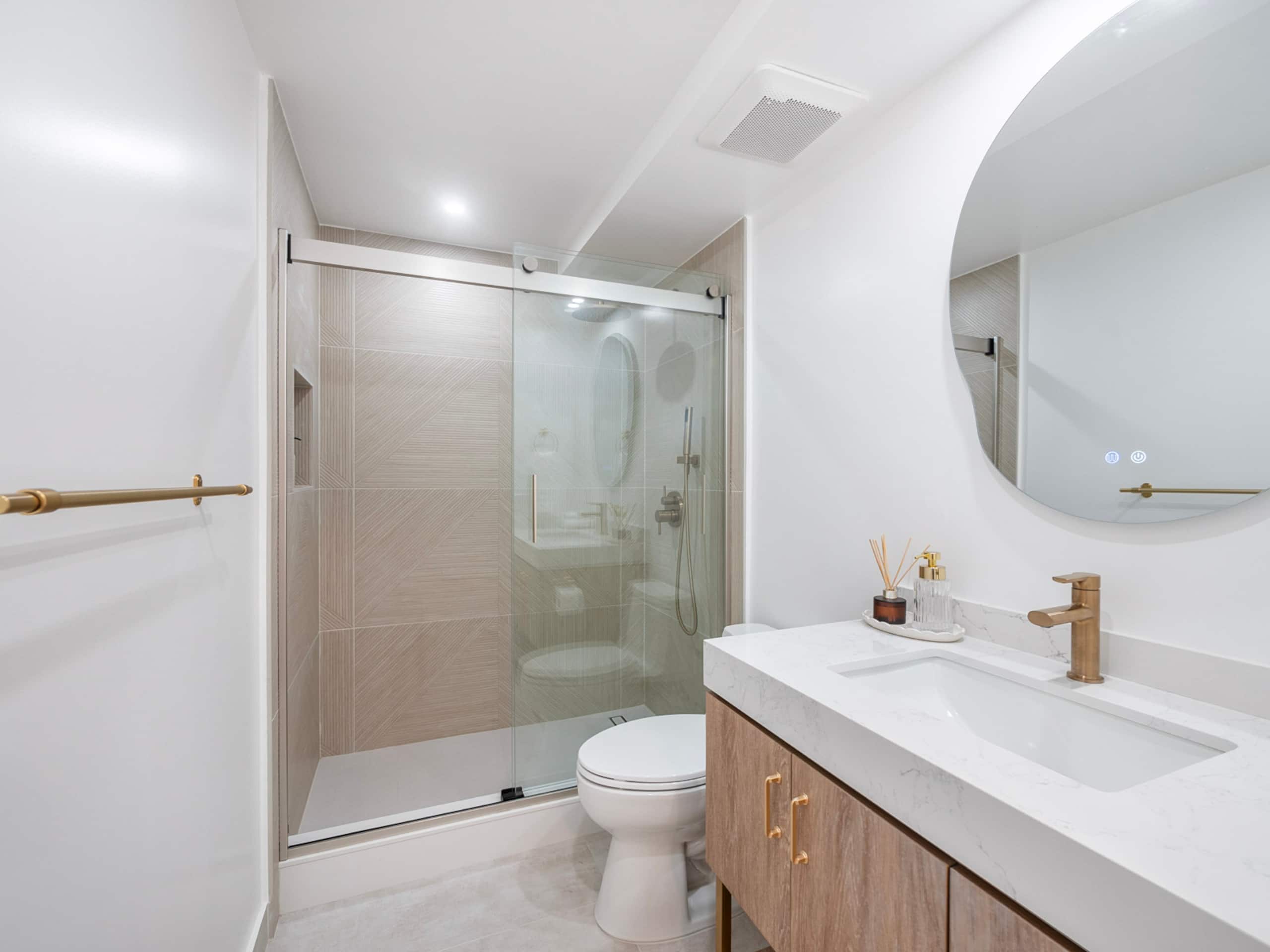 HighFloor 2BR/2BA 4beds Partial Ocean View+Parking - Image 33