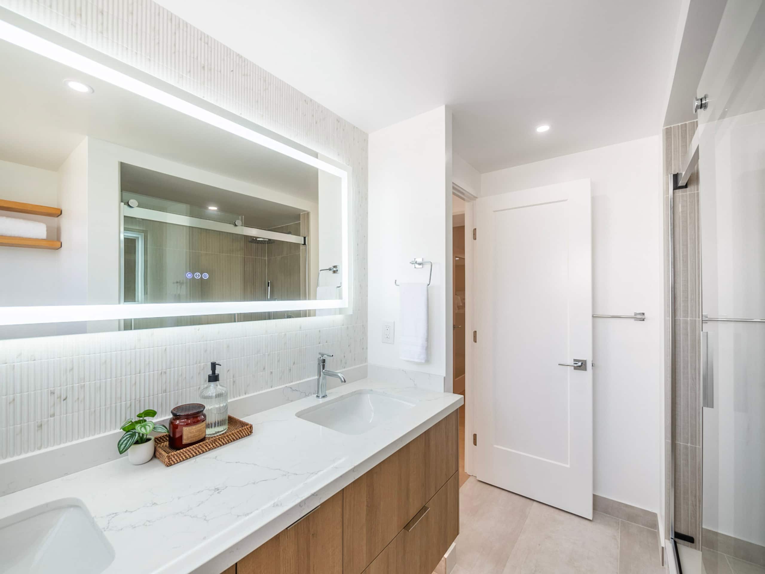 HighFloor 2BR/2BA 4beds Partial Ocean View+Parking - Image 42