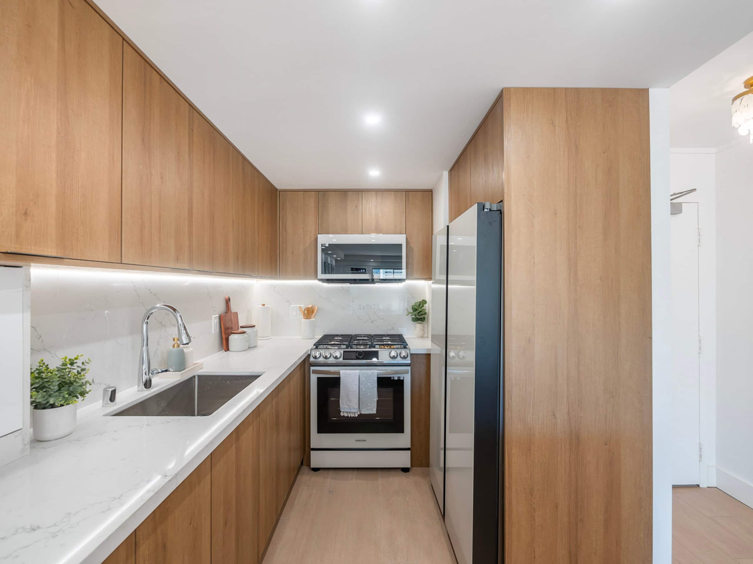 HighFloor 2BR/2BA 4beds Partial Ocean View+Parking - Image 21