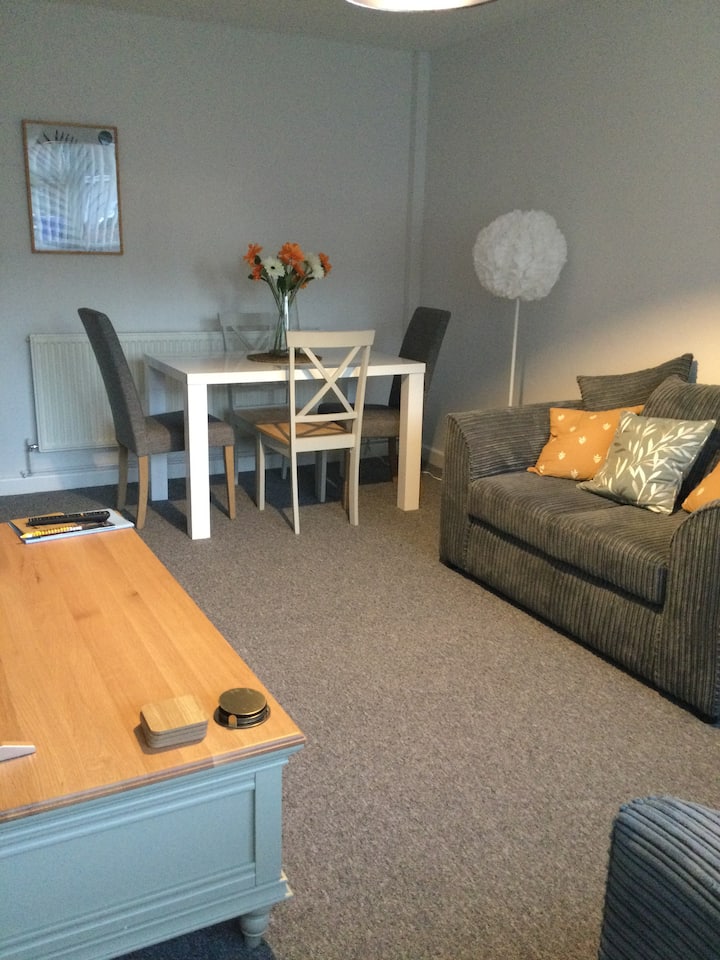 Light And Airy 2 Bedroom Modern Bungalow - East Midlands Airport (EMA)