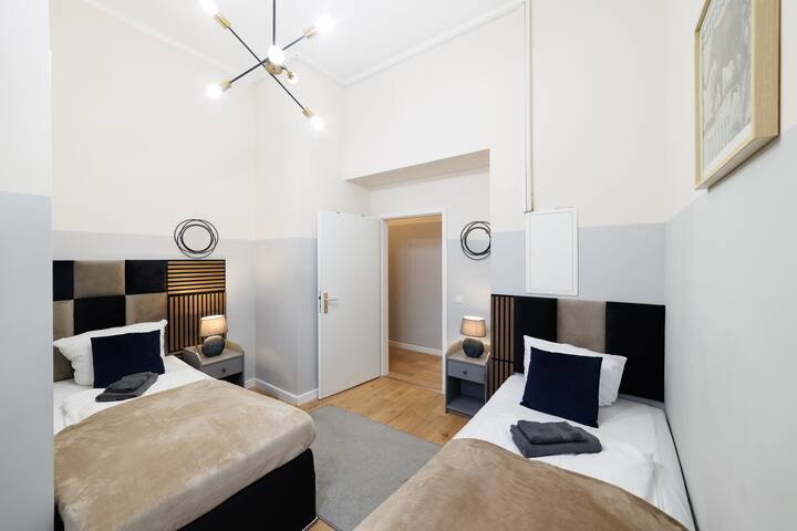 Best Location City Center 4Rooms 8Pers. 2Bathrooms gallery image 2