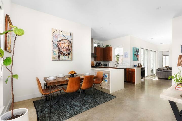 F1 ATX Art House l Cowboy Pool l 6 Beds l By SoCo