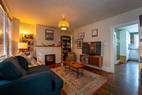 Popular Airbnb listing: Eglinton Escape | 15 mins YYZ Airport & Yorkdale in York South—Weston
