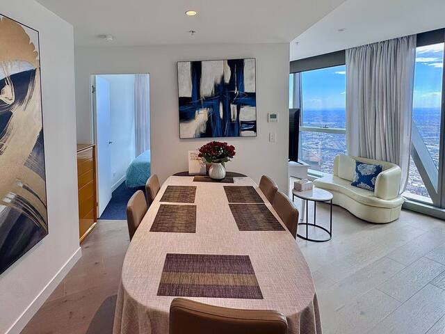 Skyline 66 executive Grandeur by Ritz Carlton gallery image 2