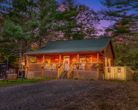 The Bear's Den | Hot Tub & Incredible Lake Access