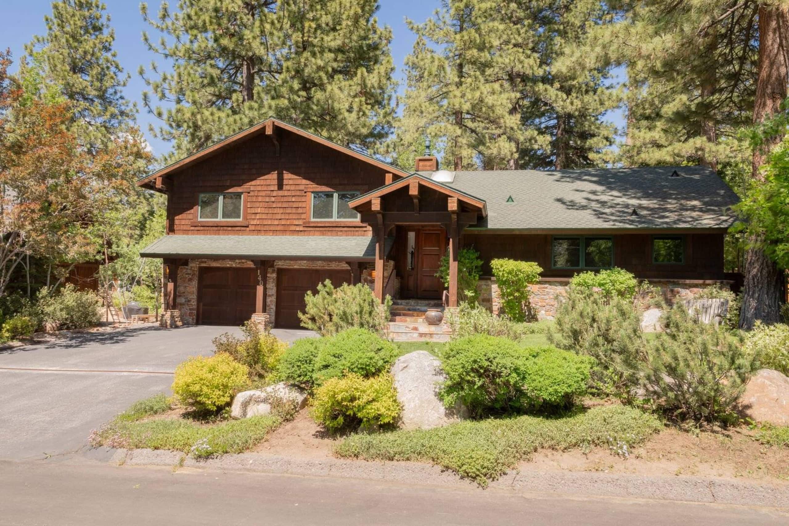 Family Retreat w/ Viking Kitchen & Fenced Yard - Photo 1