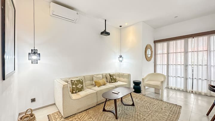 Promo: Luxury Oasis: Jacuzzi And Home Cinema - Uluwatu