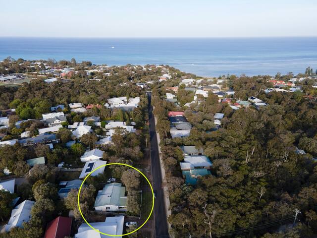 Other Side of the Moon Cottage. gallery image 2