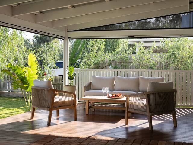 Other Side of the Moon Cottage. gallery image 3