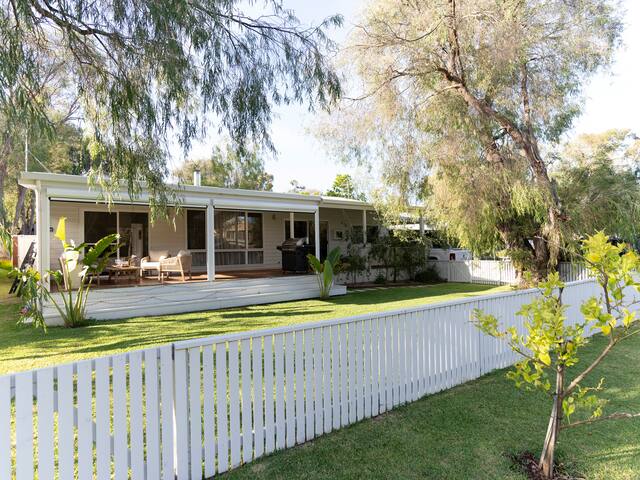 Other Side of the Moon Cottage.