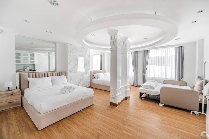 MIQ Asoke&Nana BTS/5BR Villa/Sukhumvit15/Luxury gallery image 4